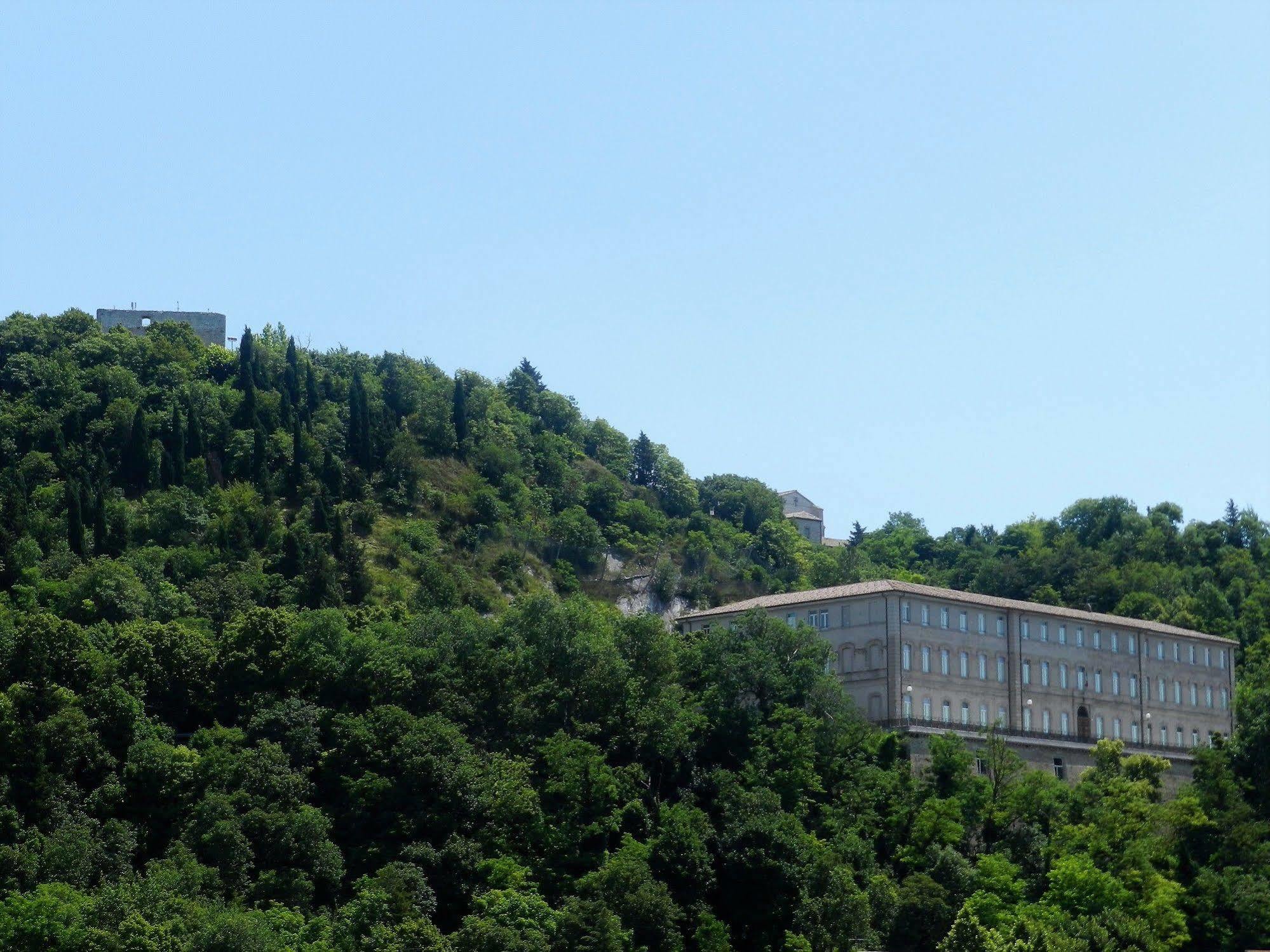 Raffaello Residence Sassoferrato Exterior photo